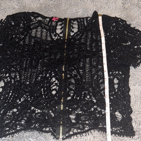 2B Bebe Crochet Top - Picture 6 of 10